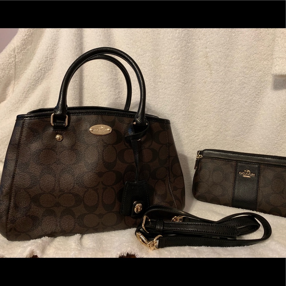Authentic coach bag with wristlet